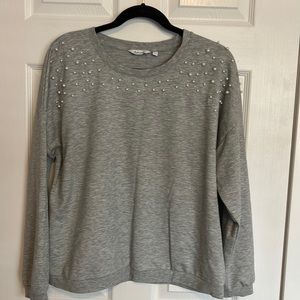 Reitmans gray sweatshirt